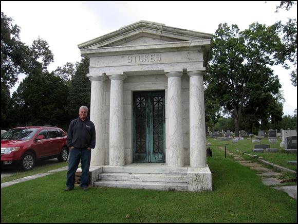Stokes_grave.jpg