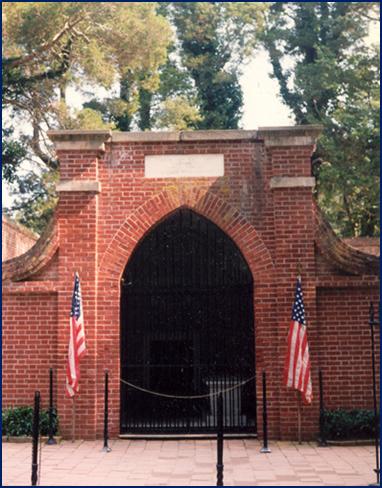Washington's tomb.jpg